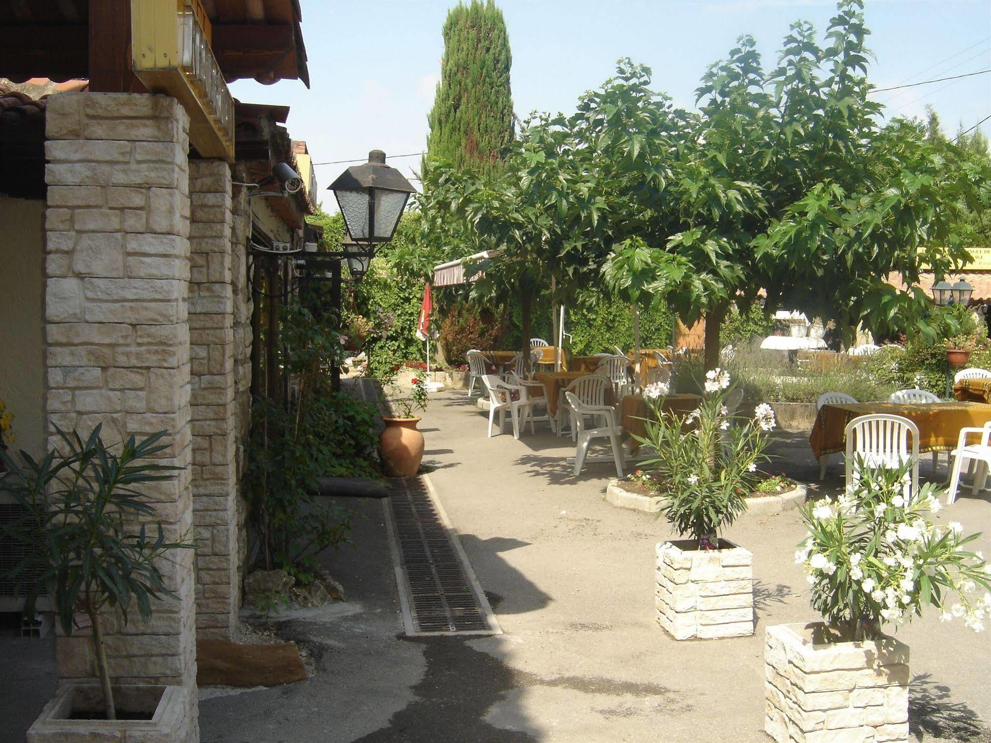 Le Relais Du Lac Hotel Montauroux Buitenkant foto